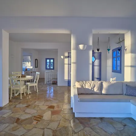 Sundy Agia Irini (Paros)